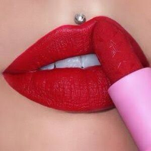 Jeffree Star Red Affair Velvet Trap
